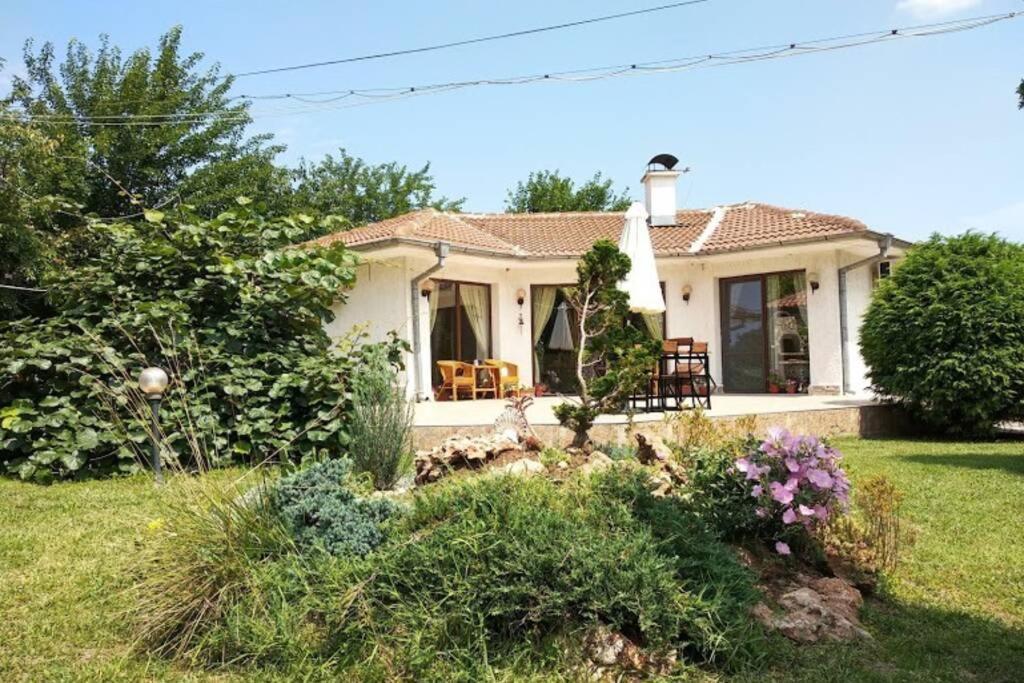 Guesthouse Oasis-Шабла Экстерьер фото