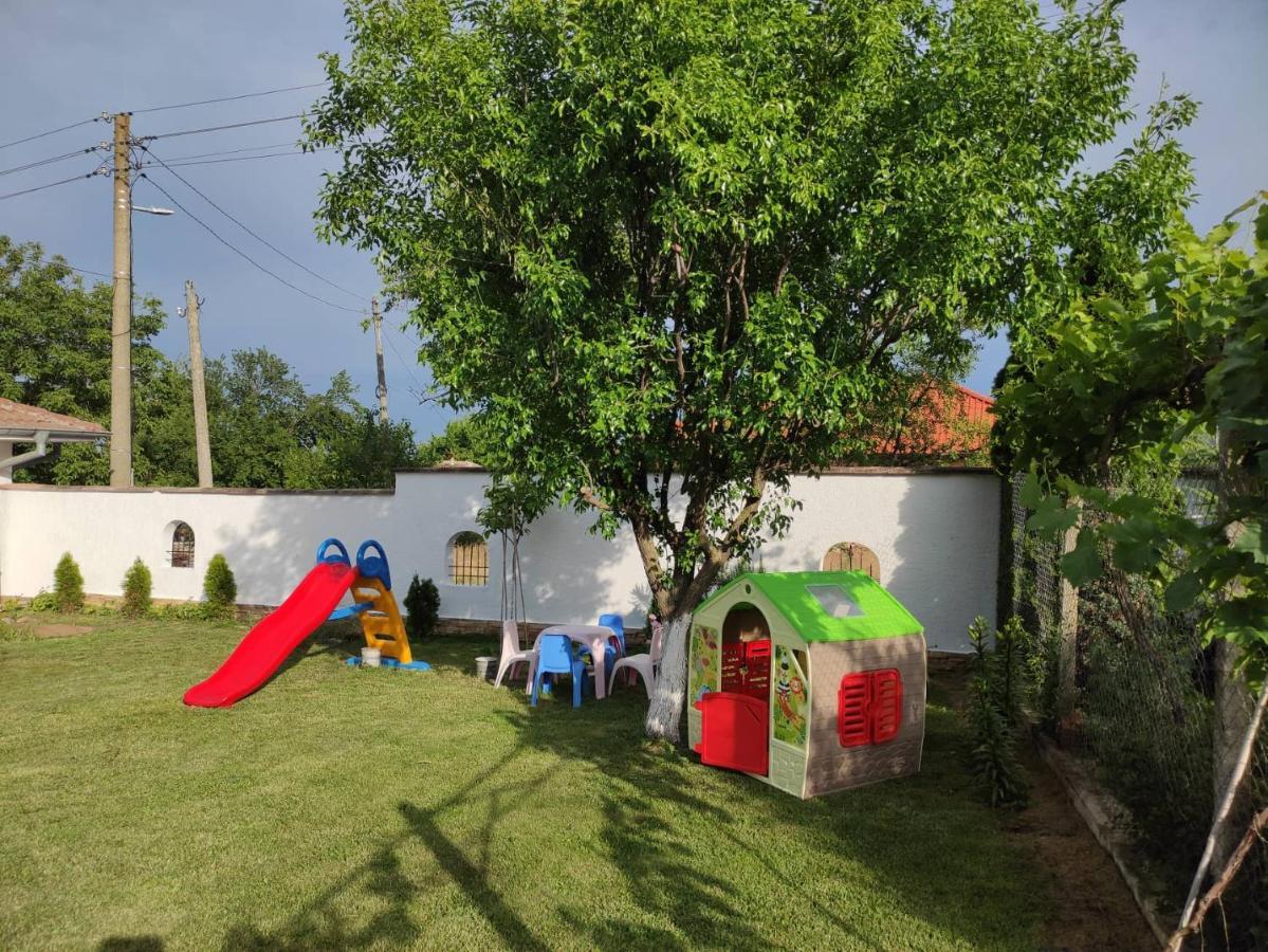 Guesthouse Oasis-Шабла Экстерьер фото