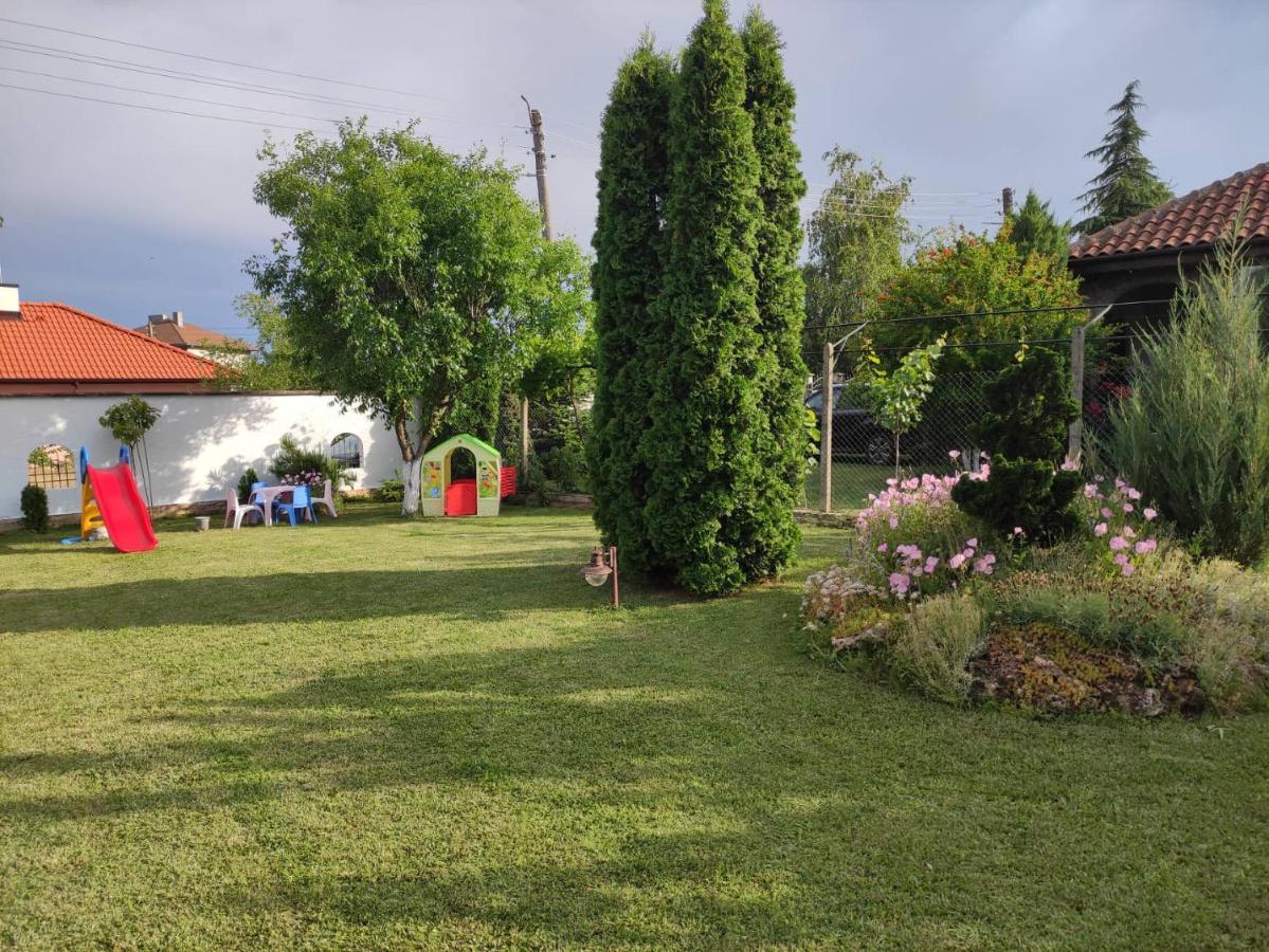Guesthouse Oasis-Шабла Экстерьер фото
