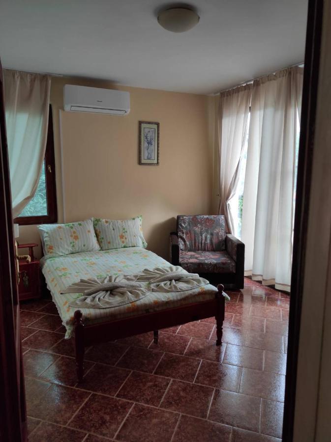 Guesthouse Oasis-Шабла Экстерьер фото